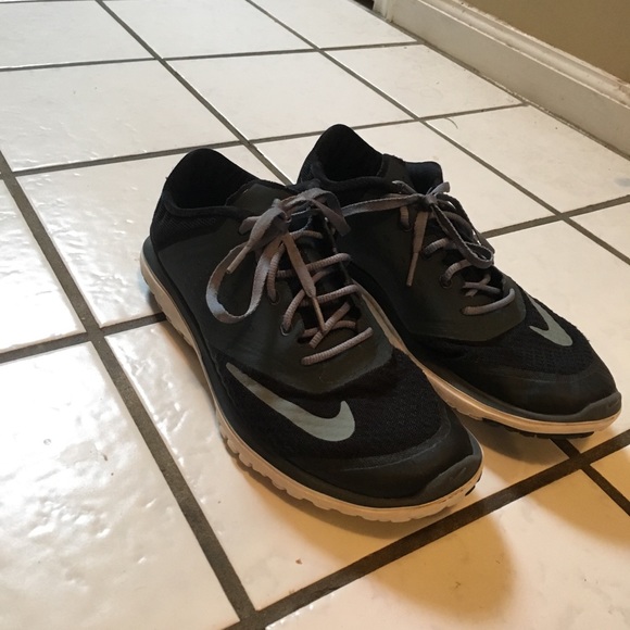 Nike Shoes - Picture 2 of 5